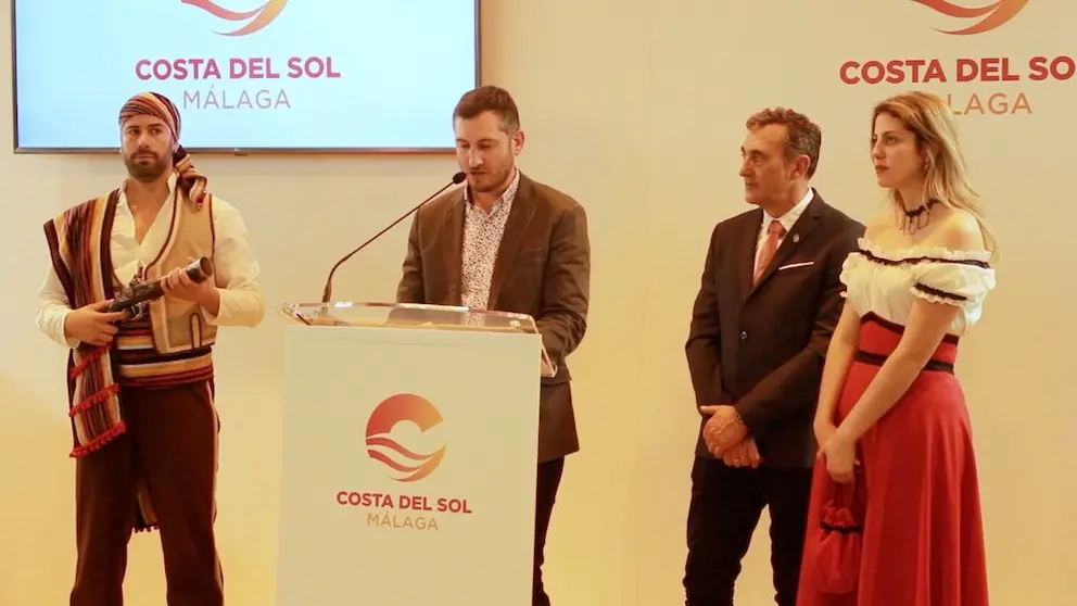 El alcalde de Algarrobo Alberto Perez Gil del PSOE y el concejal de ciudadanos José Luis Ruiz cabezas en Fitur