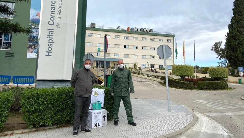Asociaciones entregan equipos de proteccion en el hospital comarcal