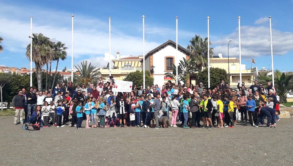 Manifestación asociaciones de vecinos de Benajarafe y Chilches en octubre 2018.
